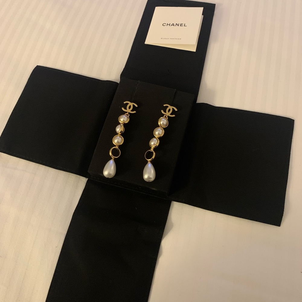 Chanel Gold,White Pearl Drop Earrings, rare , authentic ,summer 2025 collection